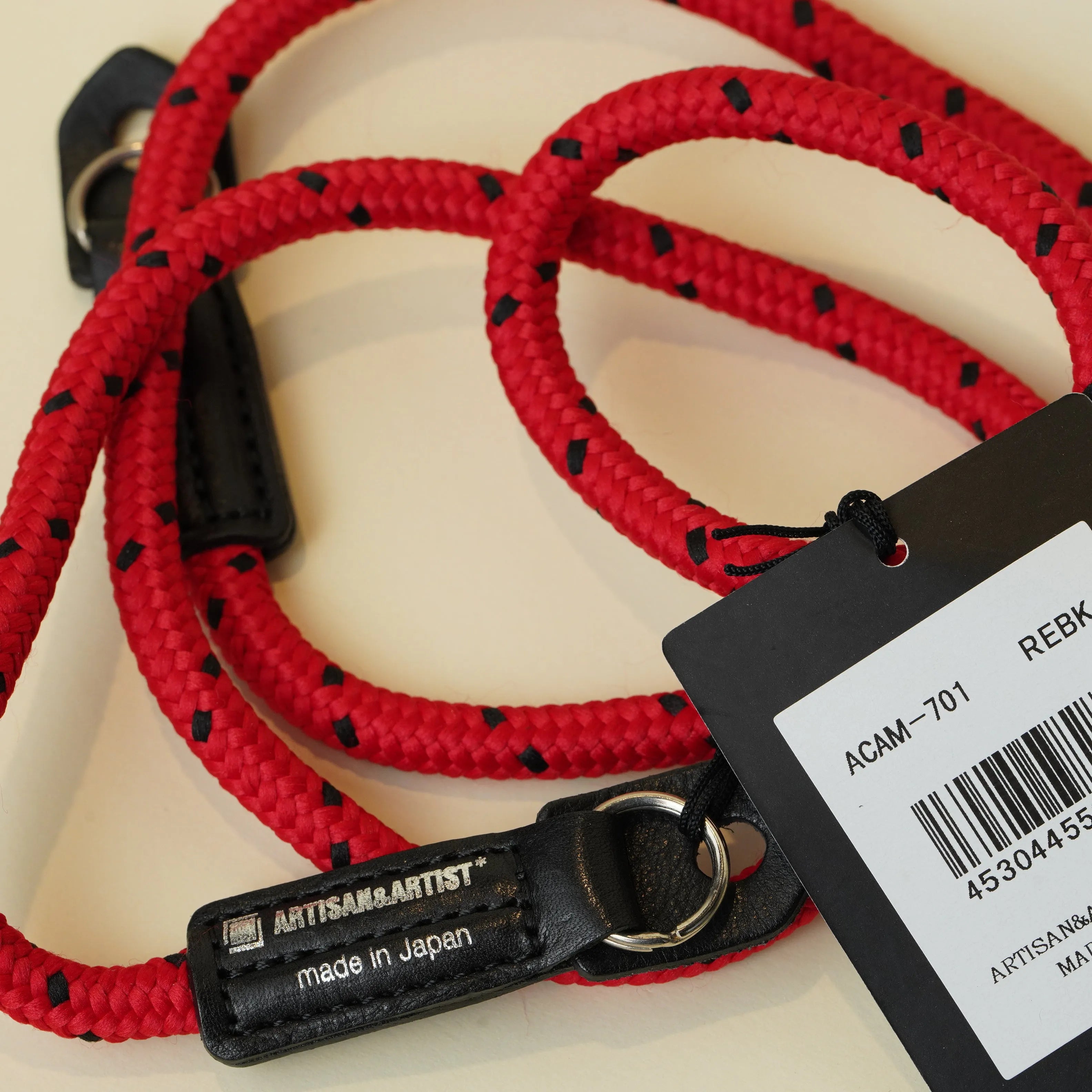 Artisan and Artist ACAM-701 Pin-dot Camera Strap